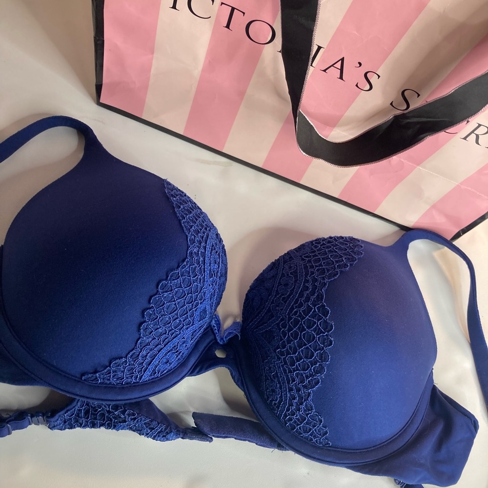 Victoria secret body perfect shape blue lace bra 34c